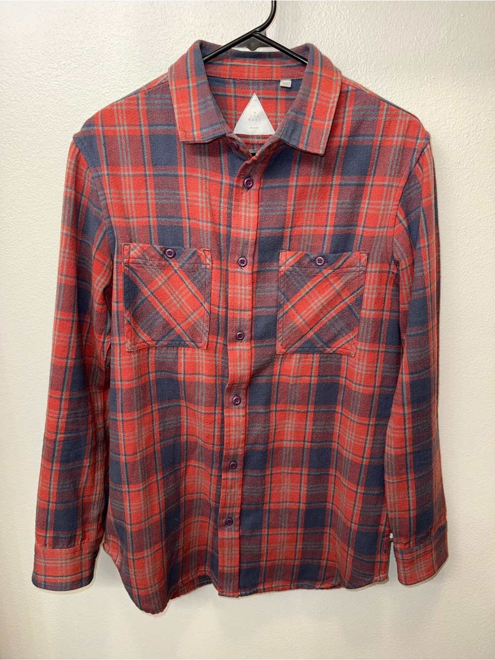 Altamont Men's Red & Navy Long Sleeve button up Plaid Flannel Shirt, size medium